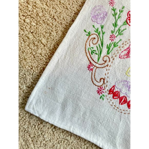 Vintage Table Runner Hand Embroidered Girl with Umbrella & Flowers decor 40" . - Picture 7 of 10